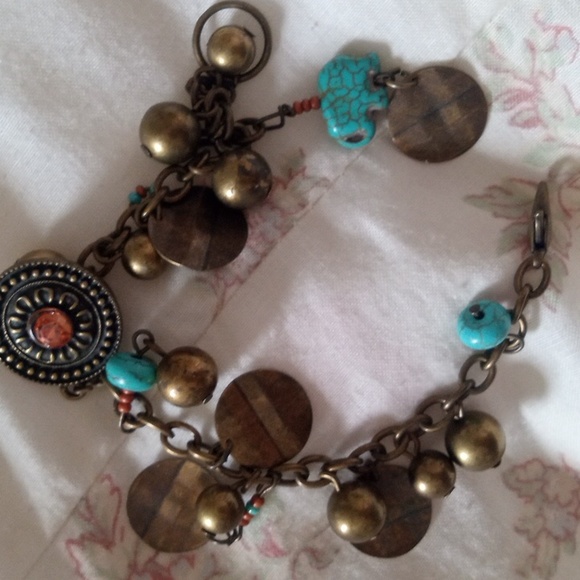 Gypsy Bracelet. Light weight vintage bracelet with turquoise elephants - Picture 2 of 2